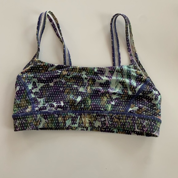 Lulu lemon sports bra size 4 - Picture 1 of 3